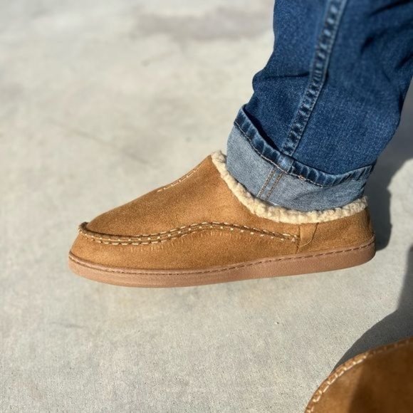 Men’s Cozy Slippers in Tan - Picture 8 of 9